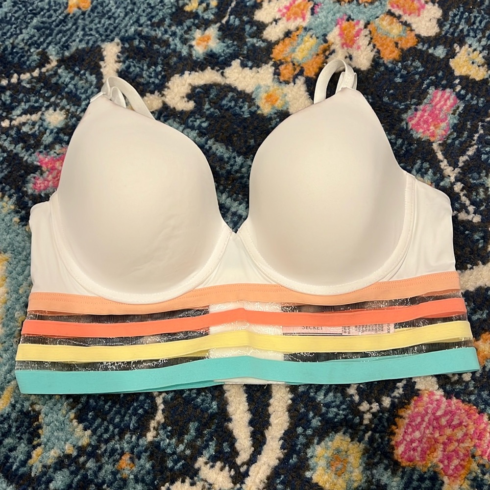 Victoria’s Secret T-Shirt Lightly Lined Demi Bra